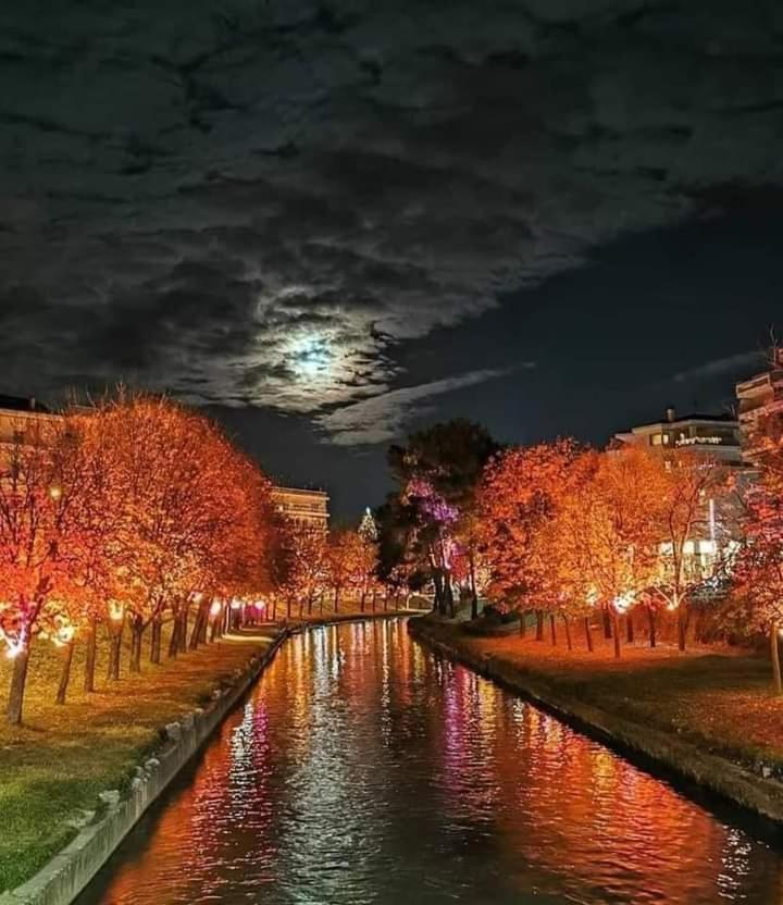 Panos House - High Luxury Apartment Trikala  Bagian luar foto